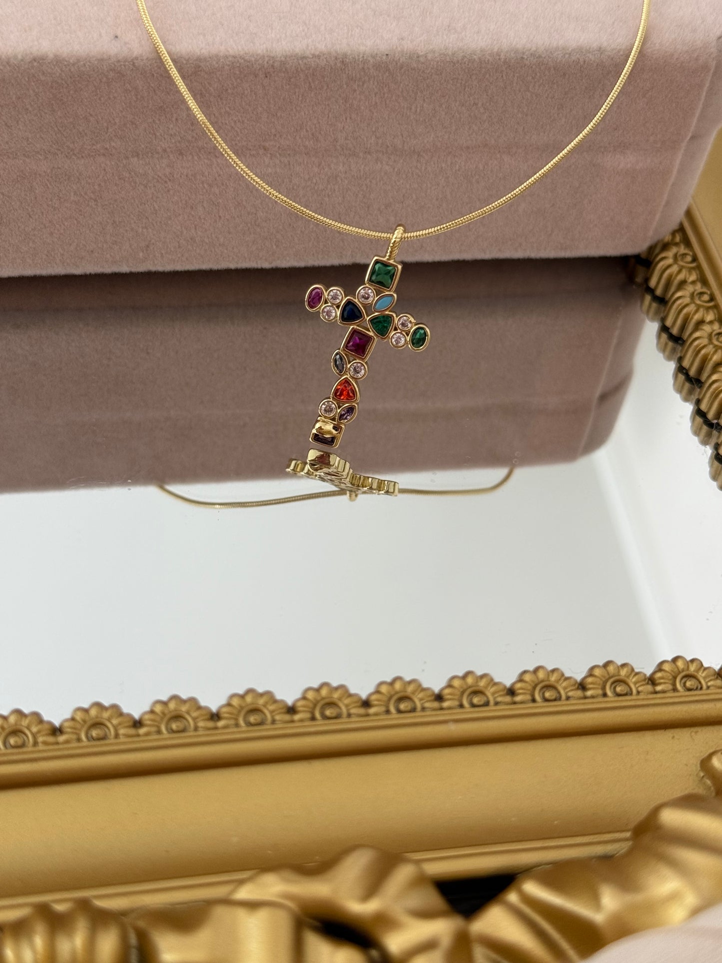 Cruz de colores enchape ratón oro laminado 18k