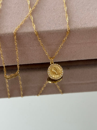 Virgen con microcircones baño en oro 18k