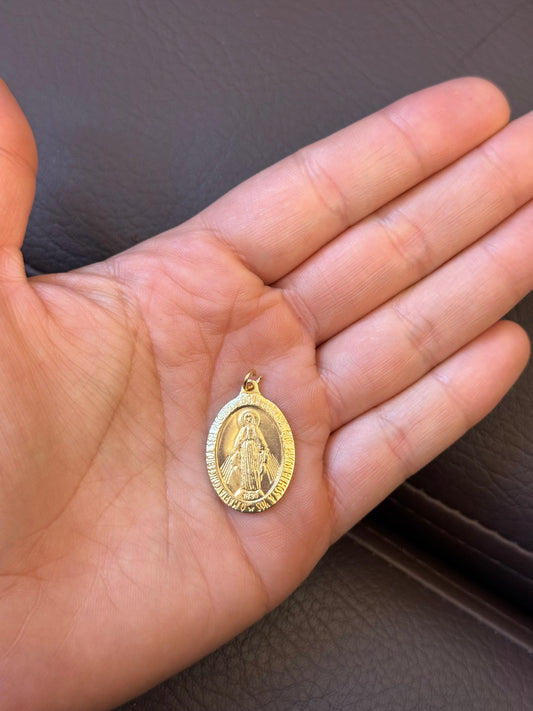 Colgante virgen de los rayos 📿