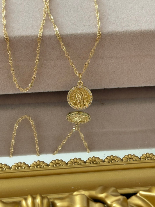 Virgen con microcircones baño en oro 18k