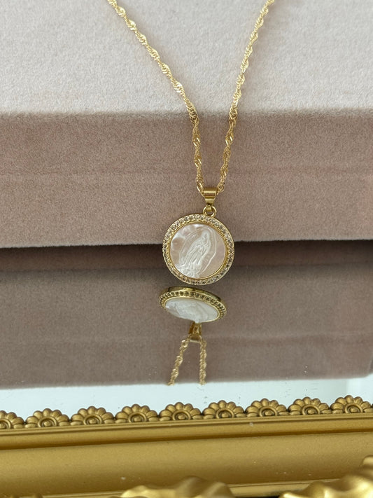 VIRGEN ORO LAMINADO18k con nácar