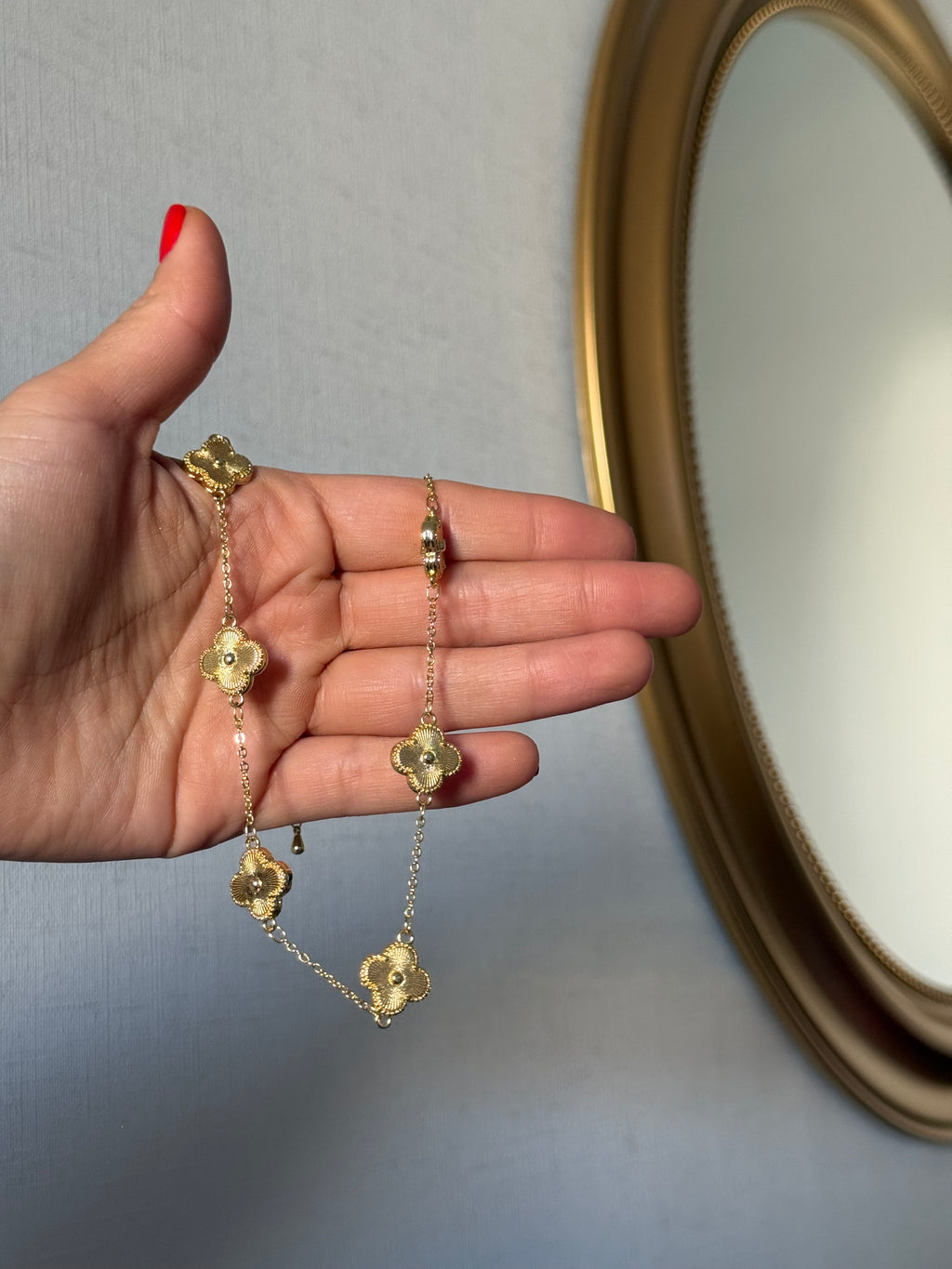 Collar vancleff dorado