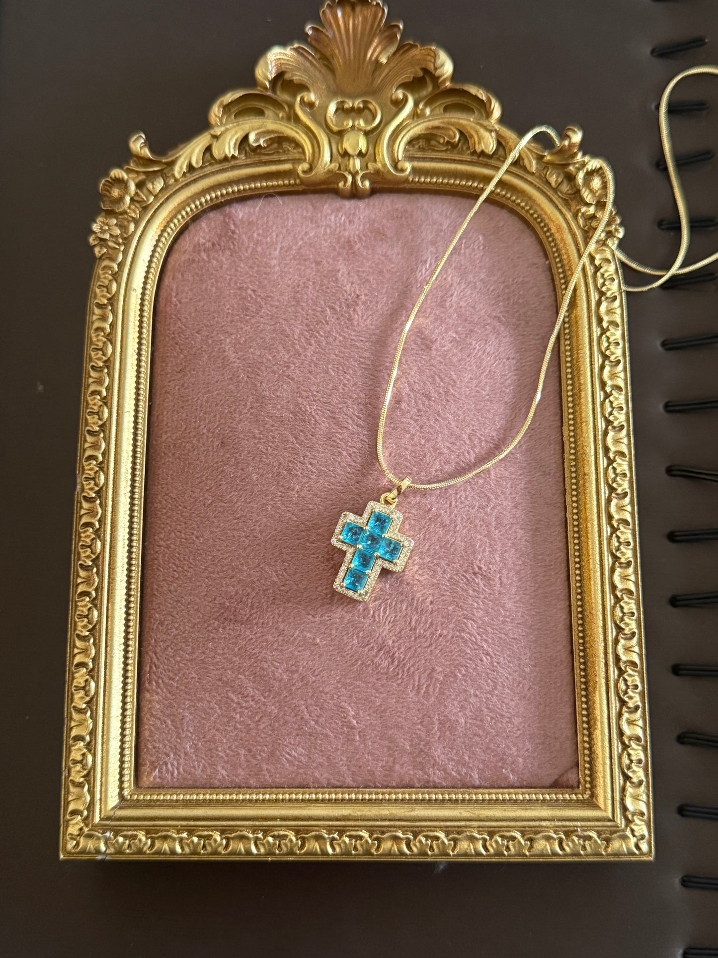 ✨Colgante cruz turquesa oro laminado 18k✨