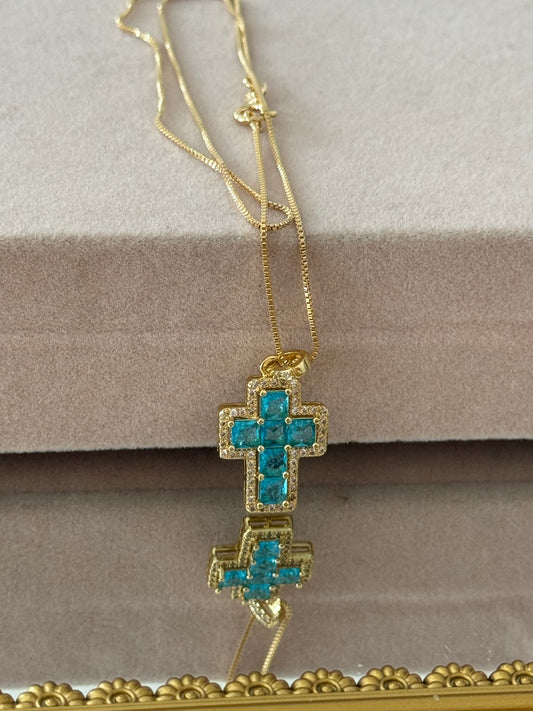 Colgante cruz turquesa baño en oro 18k